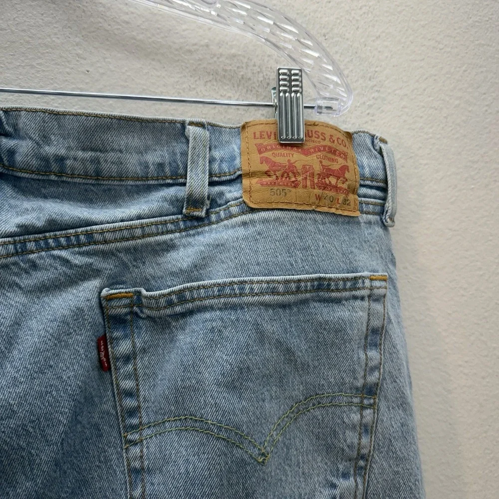 Levis 505‎ Jeans Mens 40x32 Classic Fit Blue Straight Leg Denim Light Wash